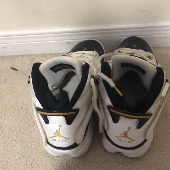 White and black Jordan - Picture 3 of 3